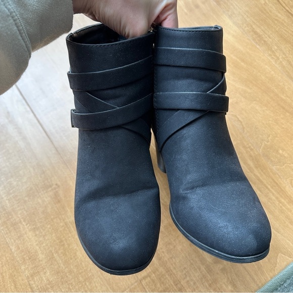 Charlotte Russe Women's Black Suede Strappy Heeled Ankle Boots/Booties, Size 9 - Picture 6 of 10